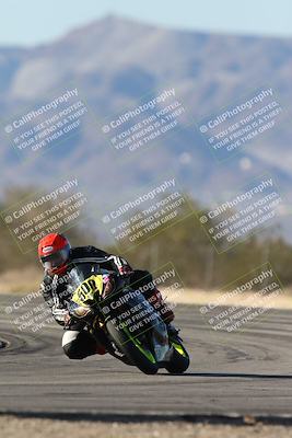 media/Dec-07-2025-CVMA (Sun) [[3e7d2de5dc]]/Race 12- Formula 40 MW and LW/